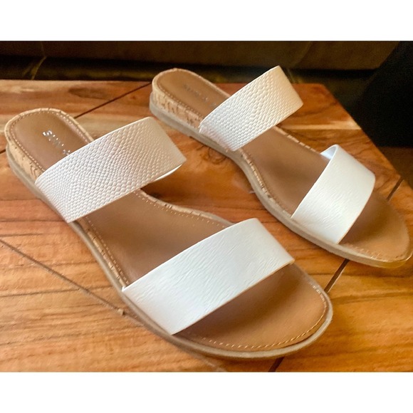 Sun + Stone White Sandals‎ Snake Embossed Slip On Casual Comfort Size 5NWB - Picture 1 of 11